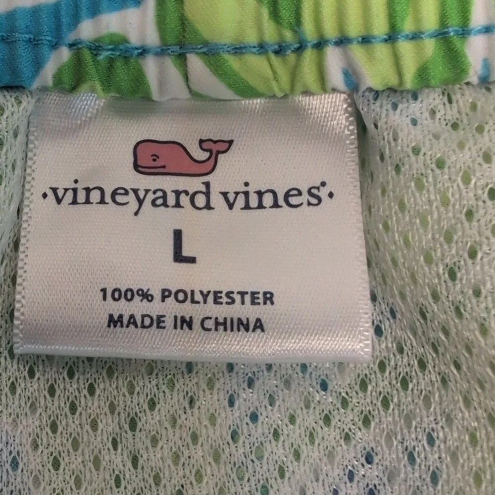 Vineyard Vines Chappy Swim Trunks Tropical Floral Print Size L EUC